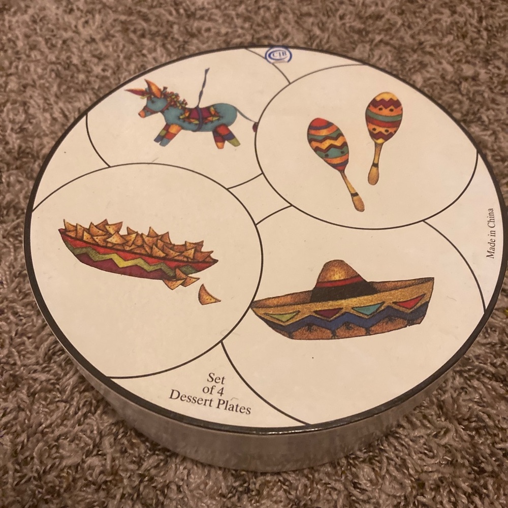 Set of 4 Party Dessert Porcelain Plates